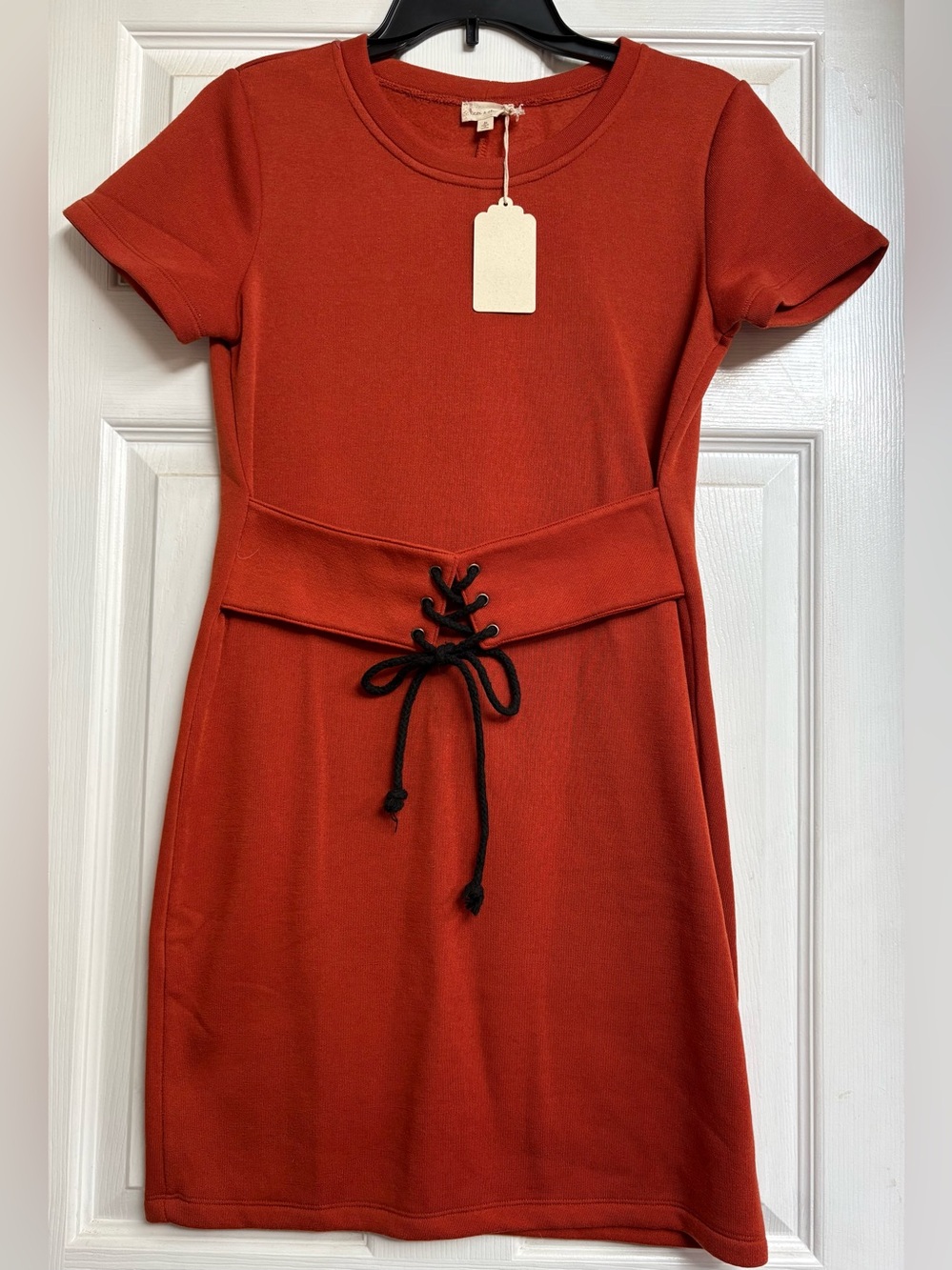 NWT Hem and Thread Orange Short Sleeve Dress. Size: Medium